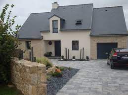 Vous pouvez profiter d'un ravalement de façade pour décider de changer la couleur de façade de votre maison. Maison Facade Pierre Maisons Design Et Traditions