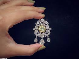 Looking for the best black widow tattoos ideas and designs. Countess Mountbatten S Array Of Items Sells For 5 6 Million At Auction Englishheadline Englishheadline