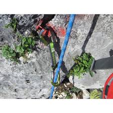 Sportkletterer brauchen zusätzlich dazu auch noch kletterseile, expressen, karabiner, einen kletterhelm und eventuell klemmgeräte oder klemmkeile. Climbing Technology Lime Set Nylon Express Set Online Kaufen Bergfreunde De