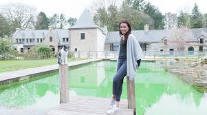 Le manoir de rulianec, manoir familial d'exception à louer en bretagne, pour vos vacances en famille ou entre amis, ou pour vos évènements professionnels. A Silfiac 56 Le Manoir D Alexandre Est Un Ecrin Eco Responsable Pour Les Mariages Et Les Seminaires Bretagne Economique