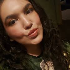 내 말은 이건 사실 꽤 아깝다는 거야. 그는 현실에서 훨씬 더 나빠 보인다.