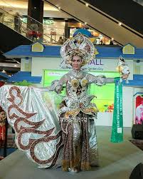 Ayo share and vote untuk #42 indonesia. Miss Earth Indonesia 2018 Top 10 National Costumes By Angelopedia