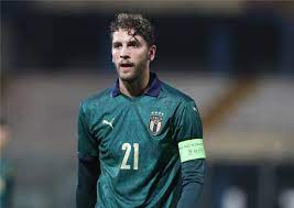 وألغي الحكم هدفا لقائد المنتخب الإيطالي جورجينيو كيليني بعد اللجوء لتقنية الفيديو. ÙŠÙˆÙÙ†ØªÙˆØ³ ÙŠÙˆØ´Ùƒ Ø¹Ù„Ù‰ Ø§Ù„ØªØ¹Ø§Ù‚Ø¯ Ù…Ø¹ Ø®Ø· ÙˆØ³Ø· Ø³Ø§Ø³ÙˆÙ„Ùˆ Ø§Ù„ØªÙŠØ§Ø± Ø§Ù„Ø§Ø®Ø¶Ø±