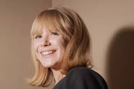 Rocker's Fiancee Dies After Going Overboard