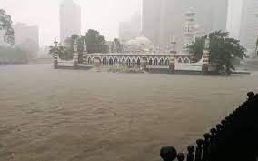 Floods in malaysia are regular natural disasters in malaysia which happen nearly every year especially during the monsoon season. Downtown Kl Hit By Flash Floods Free Malaysia Today Fmt