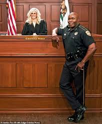Hasta sostuvo que muchas veces le jugó en. Former Tv Show Bailiff Charged With Wife S Murder Daily Mail Online