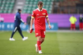 Die feierlichkeiten zum einzug in die conference league mit union berlin sind für offensivstar max kruse von einer rassistischen beleidig. Uyhsnct7w6eibm
