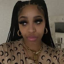 Gina Carlucci's Instagram, Twitter & Facebook