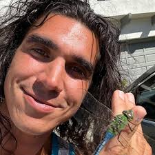 Ryan Lampe's Instagram, Twitter & Facebook