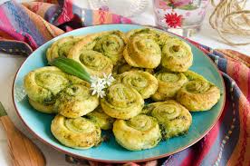 Palmiers Aperitif Ail Des Ours Recette En 2020 Ail Des Ours Palmier Aperitif Aperitif