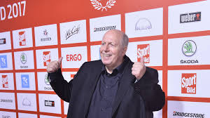 Dieses magenstück nimmt damit nicht mehr an der verdauung teil, was ein abnehmen ermöglicht. Schon Uber 50 Kilo Abgenommen Reiner Calmund Total Stolz Promiflash De