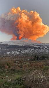 Naturalistic excursions on mt.etna led by a geologist. Sovtowbfggy4hm