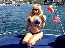 Estoy muy agradecido de laura, sé con la mujer que estuve, le debo mucho a laura bozzo, porque gracias a laura yo pude lograr que mi mamá tenga su casa, que mi hija tenga su departamento, todo. Las Polemicas Fotos De La Hija De Laura Bozzo En Diminuto Biquini Diario El Heraldo