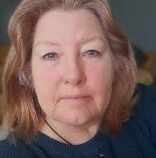 Snekker/tømrer/ taktekker... Det er på tide å skifte tak på mitt hus.  Kledning og etterisolering må nok også til. Det vil være flott å bruke et  lokalt firma. Venter på et anbud