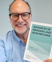 Brad Hoyle's Instagram, Twitter & Facebook