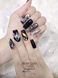 Khám phá nhiều hơn 96 mẫu nail màu đen đính đá mới nhất - Tin học Đông Hòa