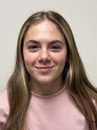 Arianna Burns's Instagram, Twitter & Facebook