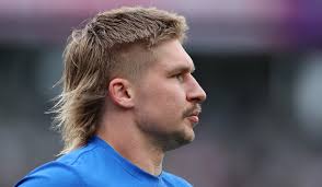 Discover cameron munster net worth, biography, age, height, dating, wiki. Jack Goodhue Offers Up Hilarious Response To Calls To Chop His Mullet