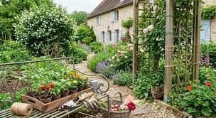 Week-end férié de mai : ces travaux de jardin à faire absolument maintenant pour ne pas gâcher tout l’été au jardin