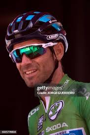 1,132 Jorge Linares Photos & High Res Pictures