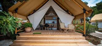 Whether you are looking for a relaxing getaway, a spontaneous adventure learn more about what glamping is, what goes into planning a successful trip and everything you need to. Glamping Saison Arena 0ne 99 Glamping