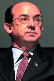 Pesquisador da Embrapa apresenta vantagens de aviários dark house em  relação aos convencionais