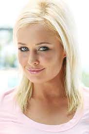 She decided at age fourteen to pursue a career as both an actress and a model. Who Is Amber Hay Dating Amber Hay Boyfriend Husband