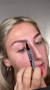 How to Achieve Laminated Looking Brows for Thick Eyebrows