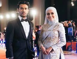 Remy ishak tarikh lahir : Bila Nak Kahwin Betul Betul Peminat Suruh Remy Ishak Melamar Mira Filzah