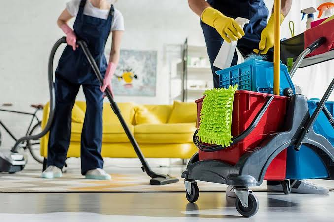 Deep Cleaning vs. Spring Cleaning: What's the Difference?