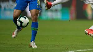 A que hora juega, por que canal, contra quien. Suri Cinturon En Brasil Hoy Futbol Guia Friccion Cambiarse De Ropa