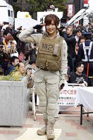 画像3 実写版パトレイバー 実物大98式イングラム登場で吉祥寺駅前が騒然 特車二課は本物の警察と共演 アキバ総研 警察 機動警察パトレイバー 女性兵士