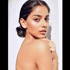 49,327 likes · 32 talking about this. Banita Sandhu Poses Topless For A Sultry Shoot Varun Dhawan S October Movie Actress Banita Sandhu S Instagram Pictures Are Hot Af Celebs Photo Gallery India Com Photogallery