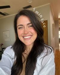 Lea Hendrix's Instagram, Twitter & Facebook