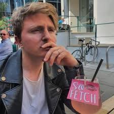 Ewan Moore (@EMoore_)