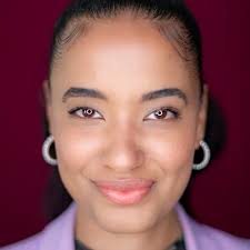 Ayesha Jones's Instagram, Twitter & Facebook