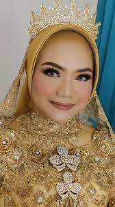 Hiesti Wedding 🌹, . , Makeup attire @naninazeh @naninazehweddinggallery ,  Catering @derizcateringwedding , . , #muaweddingjakarta #weddingpackage  #muaakadjakarta #muaresepsi #makeuppengantinjakarta ...