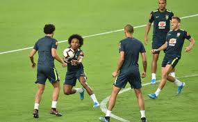 Con efectividad y sin convencer desde su juego. Futbol Hoy Argentina Brasil