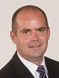 Flat Living Issue 3 by Belinda Thorpe