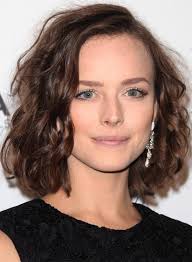 Wavy hair and bob hairstyles are very popular so why not both? 80 Latest And Most Popular Messy Bob Hairstyles For Women