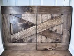 Ces Portes De Bebe Porte Saloon Sont Un Must Have L Accent Parfait Pour Votre Maison Ils Sont Tellement Prati Barn Door Rustic Barn Door Barn Door Tables