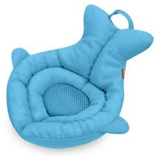 Watch the video explanation about week in hospital with a newborn + bringing baby home! Give Your Newborn A Safe And Soothing Bath In The Moby Softspot Baby Sink Bather From Skip Hop The Plush Contoured Wha Baby Bath Seat Baby Bath Tub Baby Bath