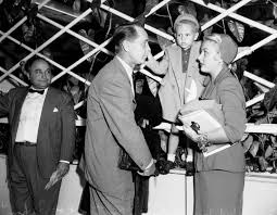 Franchot was big where it counted. Barbara Payton With Franchot Tone At The Airport 1951 Bygonely