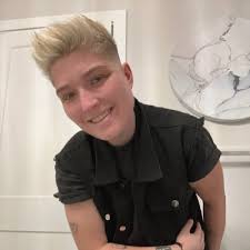 Austen Rowden (@foreverarowdy)