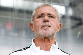 Gerd muller is a former german footballer and regarded as one of the greatest goalscorers of all time. Traurige Nachricht Uber Gerd Muller Er Schlaft Seinem Ende Entgegen Aktuelle Fc Bayern News Transfergeruchte Hintergrundberichte Uvm
