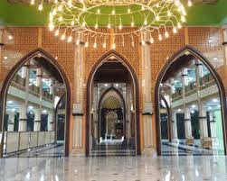 Kota yang memiliki obyek wisata yang tak kalah indah dengan destinasi wisata kota lain ini akan menawarkan anda destinasi wisata alam dan budaya. Indahnya Kemegahan Masjid Berusia 144 Tahun Di Kota Mojokerto