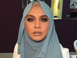 Dapatkan berita terkini mengenai ahya+rosli dan cari tajuk utama berita terkini mengenai ahya+rosli dari astro awani. Zulin Aziz Nafi Bercinta Dengan Ahya U Rosli News Features Cinema Online