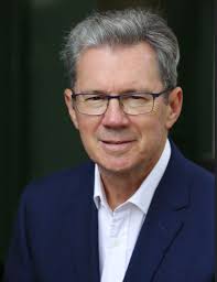 Kurt Dressel's Instagram, Twitter & Facebook