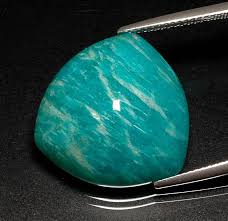 Amazonite Information A Blue Green Gemstone Loved By Pharaohs Minerals Crystals Rocks Crystals And Gemstones Minerals And Gemstones