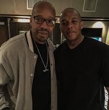 Also common market and blue scholars have mentioned heroin in their songs as a political and cultural sense, even mentioning reagan's failure. Estas Son Las Cosas Que La Gente Olvido De Dr Dre